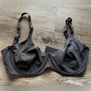 SKIMS Classic Black Underwire Bra 36DD